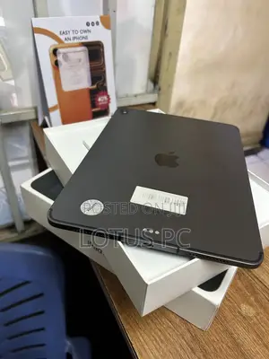 Apple iPad Air 5th Gen (2022) 64GB Gray