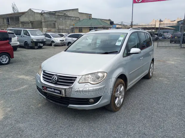 Volkswagen Touran 2007 Silver - 1