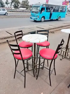 Sinatabu Viti vya Baa na Meza