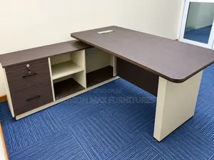 Boss Office Products 1.6m Highgate Executive Desk