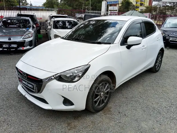 Mazda Demio 2016 White - 1