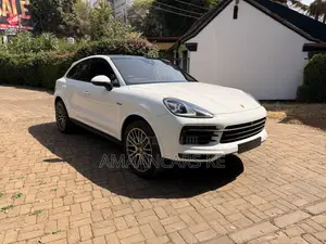 2022 Porsche Cayenne E-Hybrid Coupe