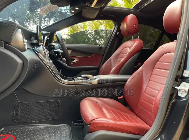 Mercedes-Benz C200 AMG Line 2015 Nyeusi - 1