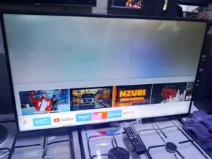 Samsung 43" UHD 4K Smart TV (UA43NU7100K) - I tumika