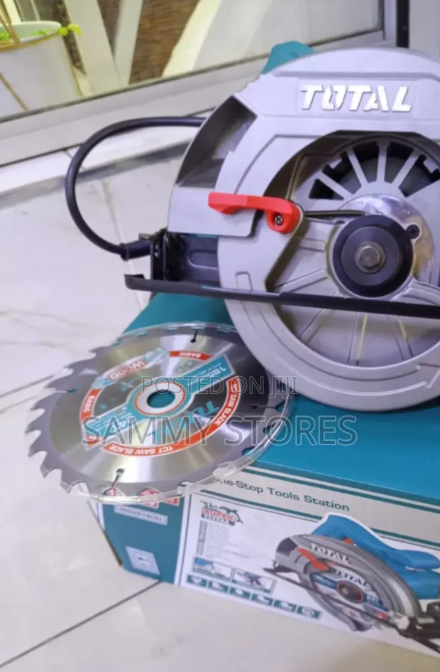 Total 7" Circular Saw - Professional Power Tool - 1