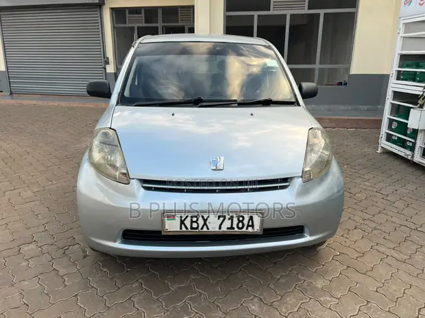 Toyota Passo 2005 Silver - 1