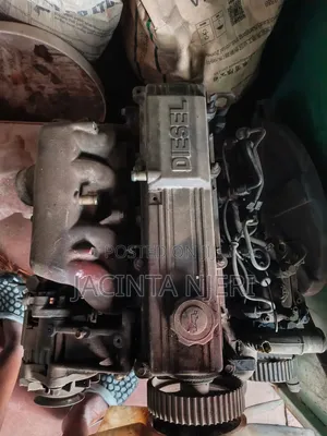 Injini ya Mazda Bongo R2 (Ina Hitilafu Kidogo)