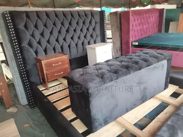 5x6 Black Chester Bed with Storage - 1