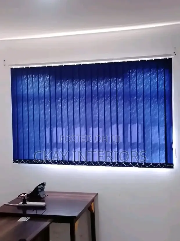 Vertical Blinds za Madirisha ya Ofisi - 1