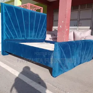 Vitanda vya Chesterfield vya Bluu (5x6 & 6x6)