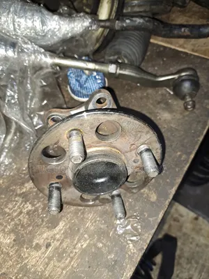 Toyota Vitz Rear Wheel Hub & Bearing (Used)
