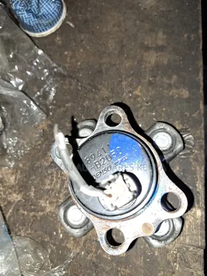 Daihatsu Mira Rear Wheel Hubs (Used)