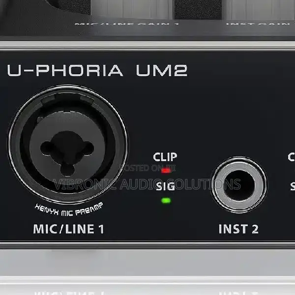 Behringer U-Phoria UM2 Soundcard - 1