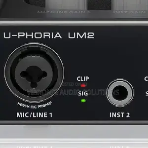 Behringer U-Phoria UM2 Soundcard