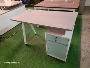 Ofisi ya Kisasa na Droo za Kando