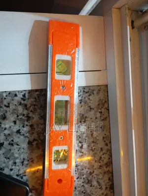 Aluminum Spirit Level (3 Bubbles)
