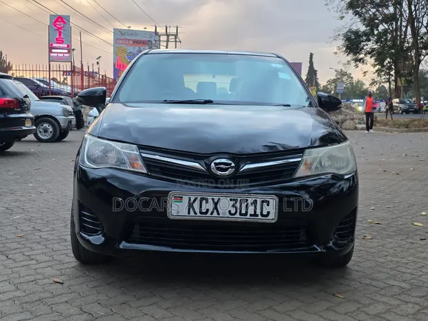 Toyota Corolla Fielder 2012 Black - 1
