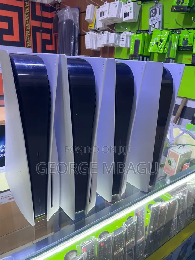 PS5 Standard Console na Vidhibiti Viwili - 1