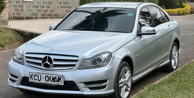 Mercedes-Benz C200 2012 Silver - 1