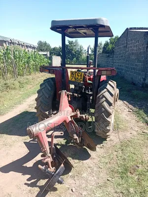 Tractor Massey Ferguson - Imefanyiwa Ukarabati na Muuzaji