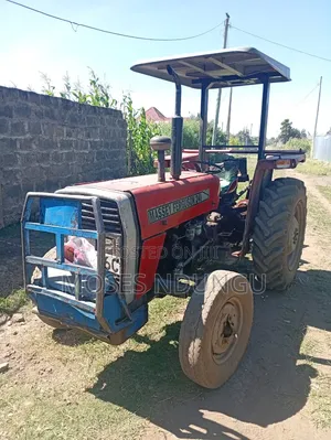 Tractor Massey Ferguson - Imefanyiwa Ukarabati na Muuzaji