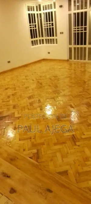 Alpha Kupaka Mbao Sakafu Na Varnishing