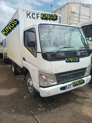 Mitsubishi Canter FE71 2015 Nyeupe