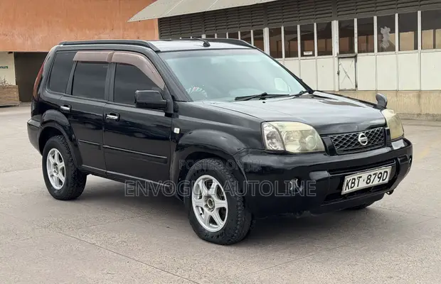 Nissan X-Trail 2005 Nyeusi - 1