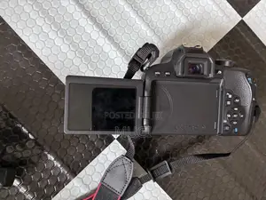 Canon EOS Rebel T7i DSLR Camera Kit