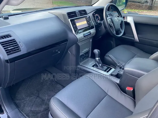 Toyota Land Cruiser Prado 2.7 2019 Nyeusi - 1