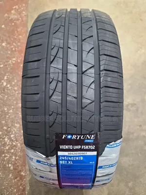 245/40 R19 Fortune FSR-702 XL Tires (98Y)