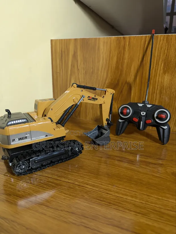RC Excavator Toy - Realistic Construction Truck - 1