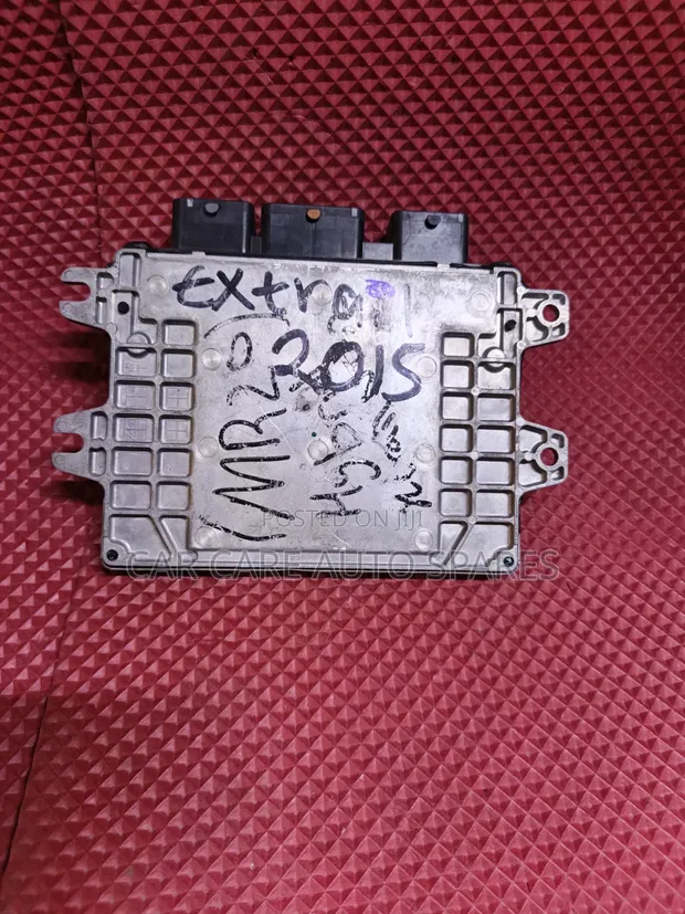 Nissan X-Trail Hybrid Engine Computer - 1