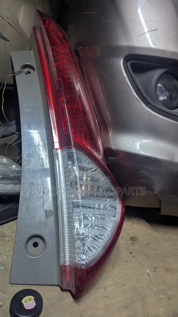 Toyota Passo Sette Backlight - 1