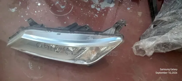 Honda Grace Xenon Headlight - 1