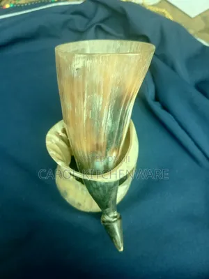 Kikombe cha Ulevi cha Viking Kilichotengenezwa Kwa Mkono Na Kishikiliaji