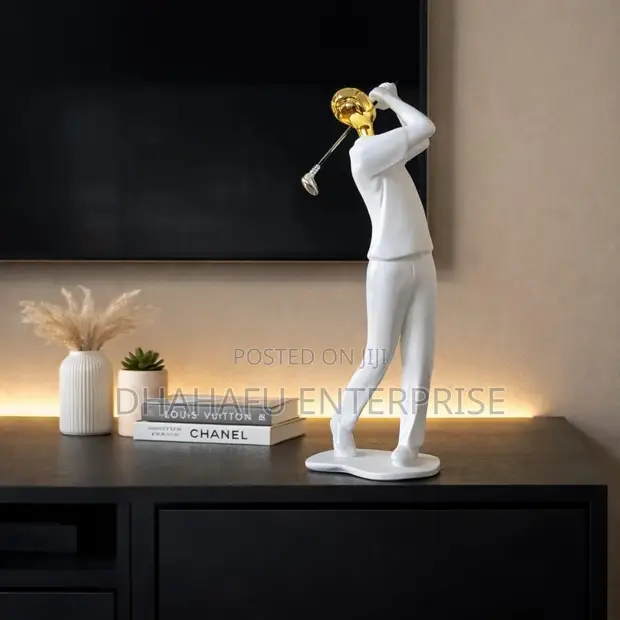 Elegant Golfer Resin Figurine - 1