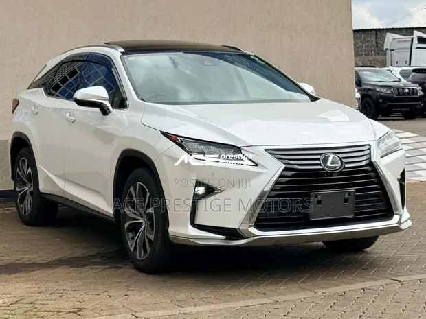 Lexus RX 300 2WD 2019 Nyeupe - 1