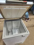 Premier Deep Freezer ya Lita 150 ya Kifua - 2