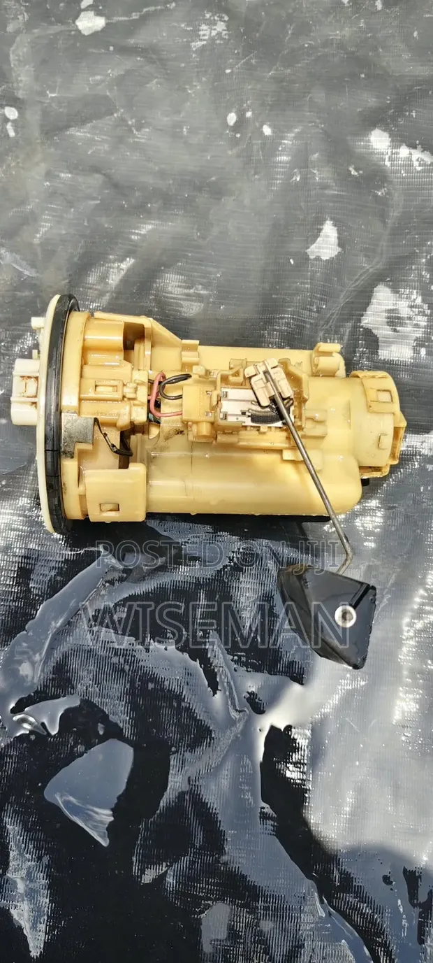 Toyota Corolla Fielder Fuel Pump - 1