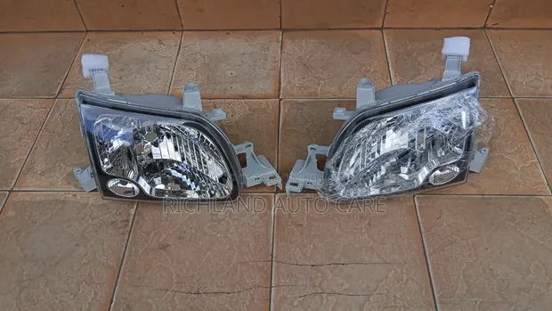 Headlight for Toyota Townace - 1
