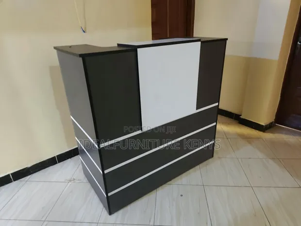 Black and White Reception Counter Desk (1.2m) - 1