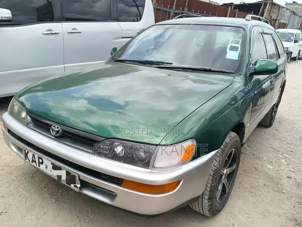 Toyota Corolla 2002 Kijani - 1
