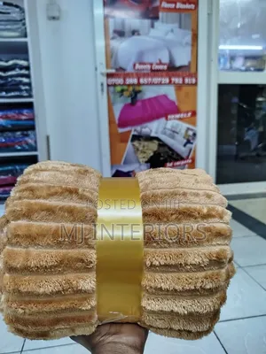 Blanketi la Premium Fluffy Velvet Fleece (6x6)