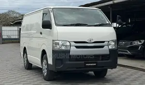 Toyota HiAce 2018 Van