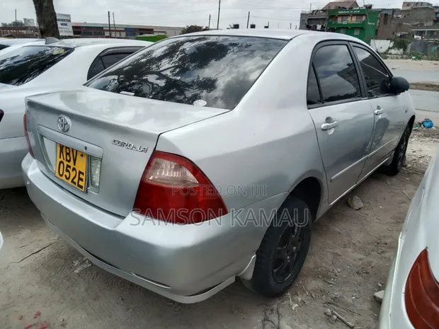 Toyota Corolla 2006 Silver - 1