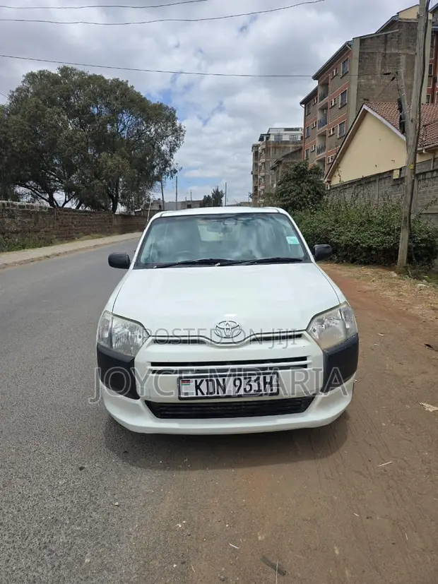 Toyota Probox 2017 White - 1