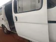 Nissan Caravan (Urvan) 2014 Nyeupe - 3