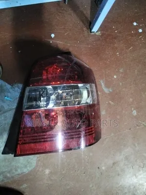 Taa ya Nyuma ya Toyota Kluger 2010