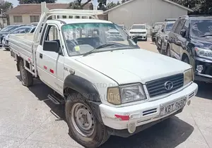 Tata 407 2012 Nyeupe